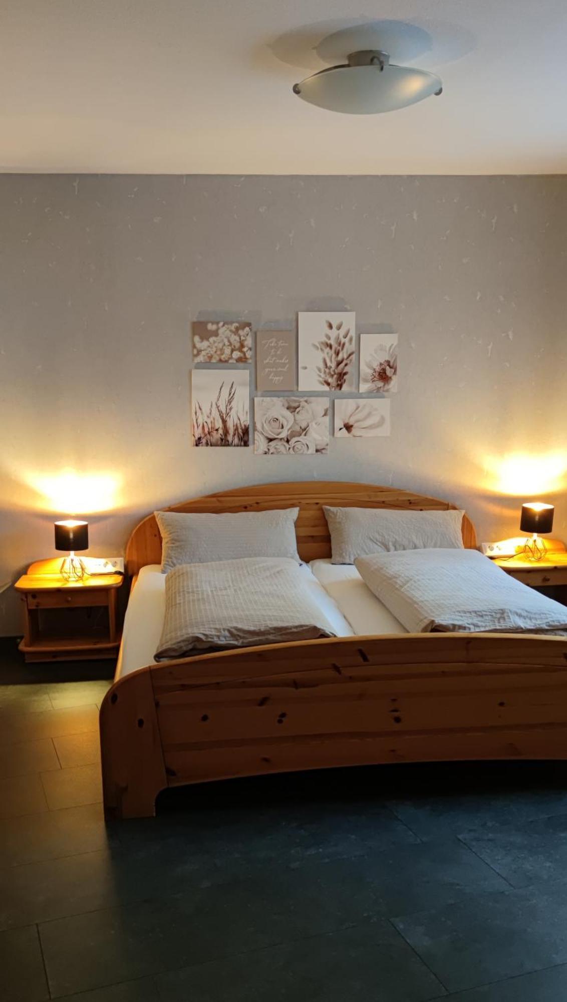 Ferienwohnung Nadine Petschler Obereisenheim Esterno foto